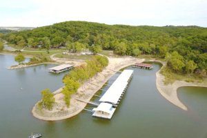 lake tenkiller marina